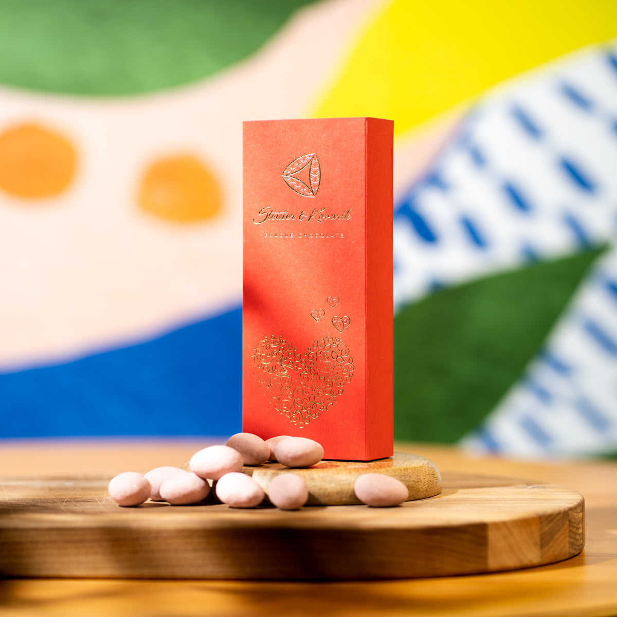 Mandle v čokoládě s třešňovým aroma, sakura krabička 130g
